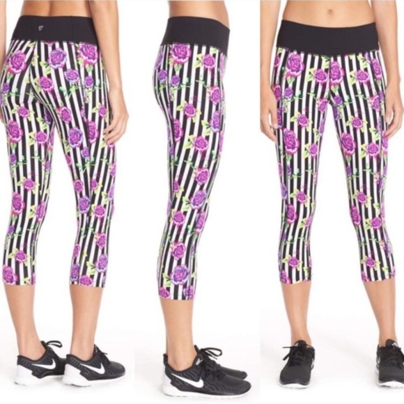 Betsey Johnson Pants - Betsey Johnson Performance Floral Print Active Capri Leggings
